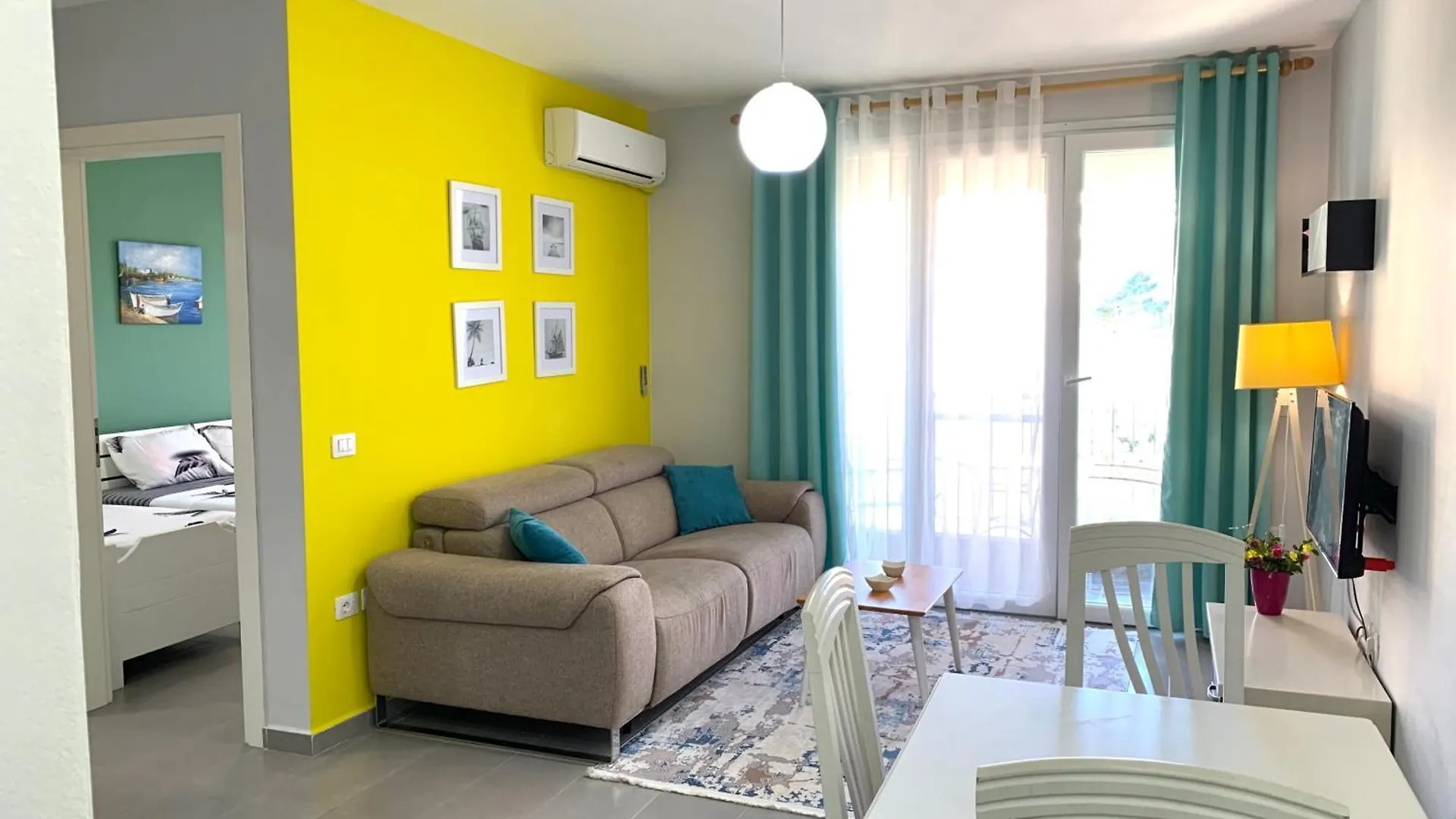 Merville_Beachfront Apartment Durrës 0*,